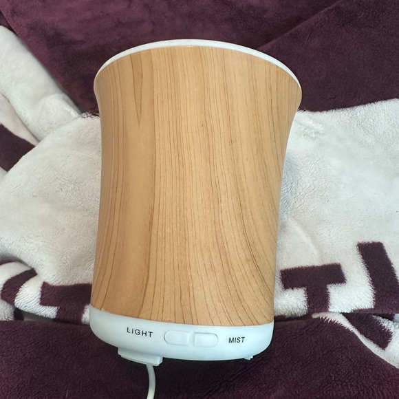 Essential Oil Diffuser with Adapter - Picture 3 of 7